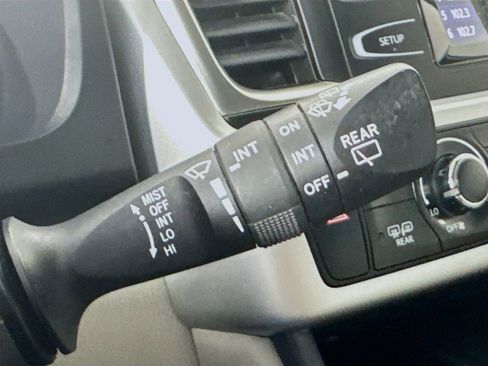 Used 2018 Toyota Highlander LE image 13