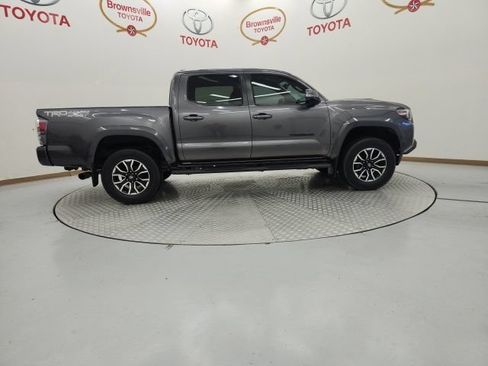 Used 2021 Toyota Tacoma TRD Sport w/ Technology Package AWD/4WD image 3