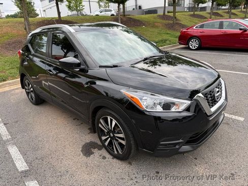 Used 2020 Nissan Kicks SV FWD image 3