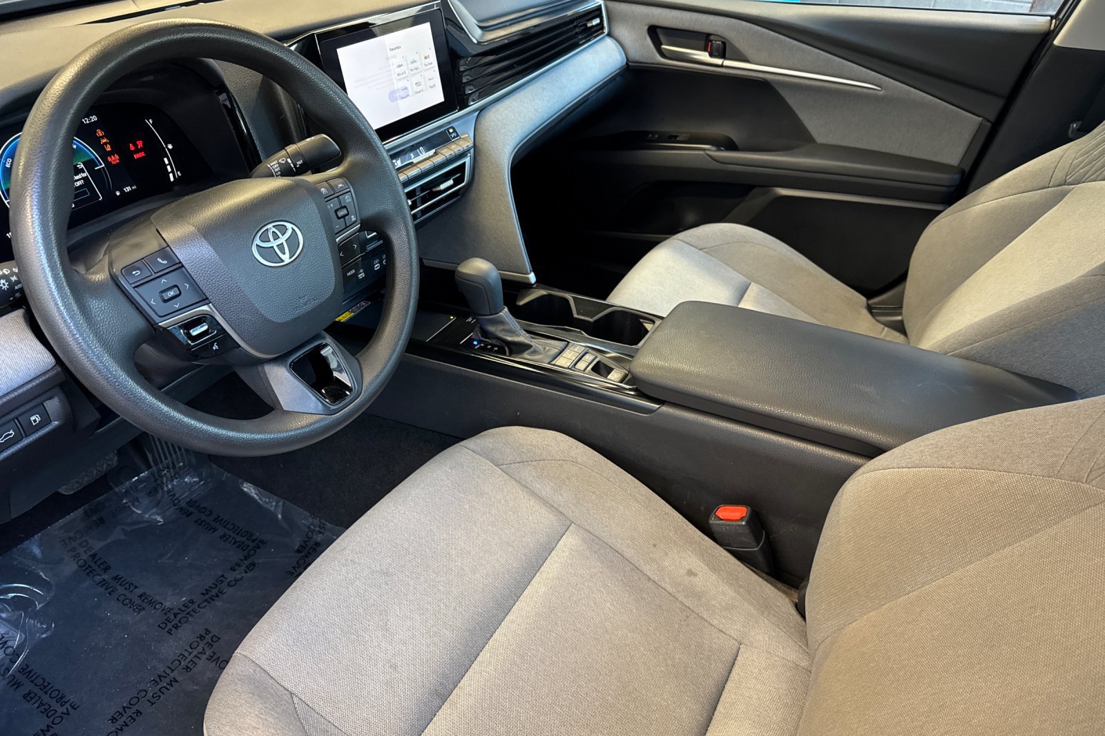 Used 2025 Toyota Camry LE FWD image 11