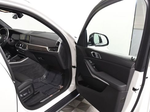 Used 2022 BMW X5 xDrive40i w/ Premium Package AWD/4WD image 10