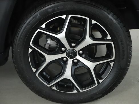 Used 2025 Jeep Compass Limited AWD/4WD image 39