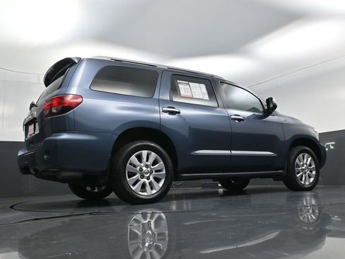 Used 2021 Toyota Sequoia Platinum RWD image 17