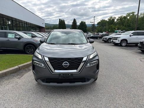 Used 2022 Nissan Rogue SV AWD/4WD image 2