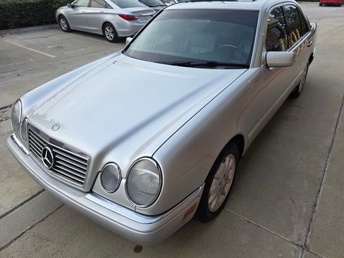 Used 1998 Mercedes-Benz E 320 Sedan image 3