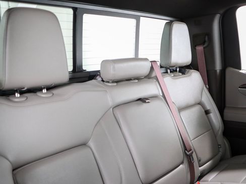 Used 2023 GMC Sierra 1500 SLT w/ SLT Premium Plus Package AWD/4WD image 31