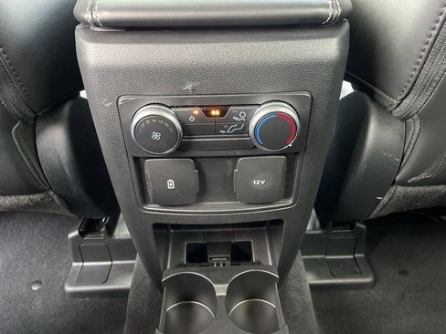 Used 2022 Ford Explorer XLT w/ Equipment Group 202A image 13