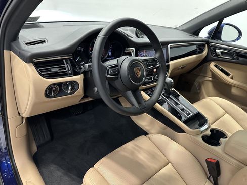 Certified 2026 Porsche Macan image 4