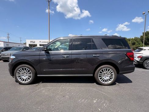 Used 2024 Ford Expedition Limited AWD/4WD image 4