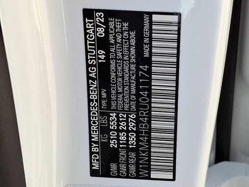 Used 2024 Mercedes-Benz GLC 300 4MATIC image 25