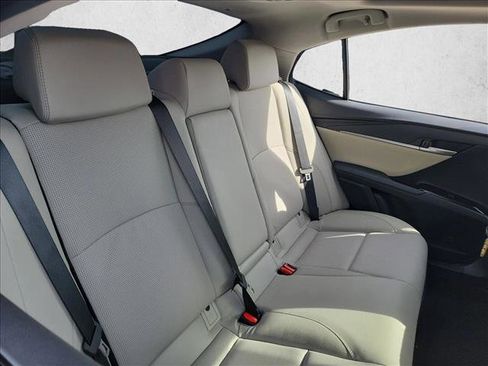 Used 2025 Toyota Camry XLE w/ Premium Plus Package image 16