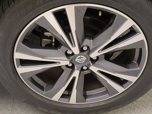 Used 2020 Nissan Pathfinder Platinum image 31