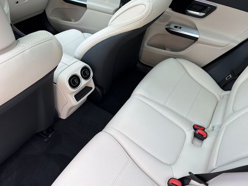 New 2027 Mercedes-Benz GLC 300 image 11