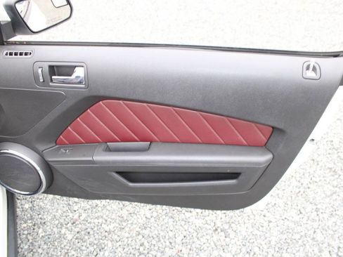 Used 2012 Ford Mustang Premium image 28