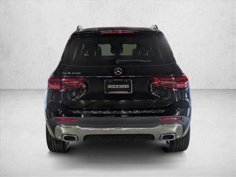 New 2025 Mercedes-Benz GLB 250 image 8