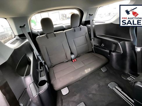 Used 2022 Ford Explorer XLT image 28