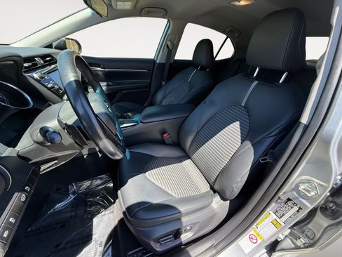 Used 2019 Toyota Camry SE FWD image 10