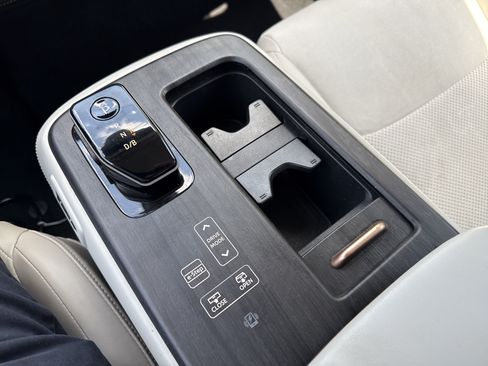 Certified 2024 Nissan Ariya AWD image 24