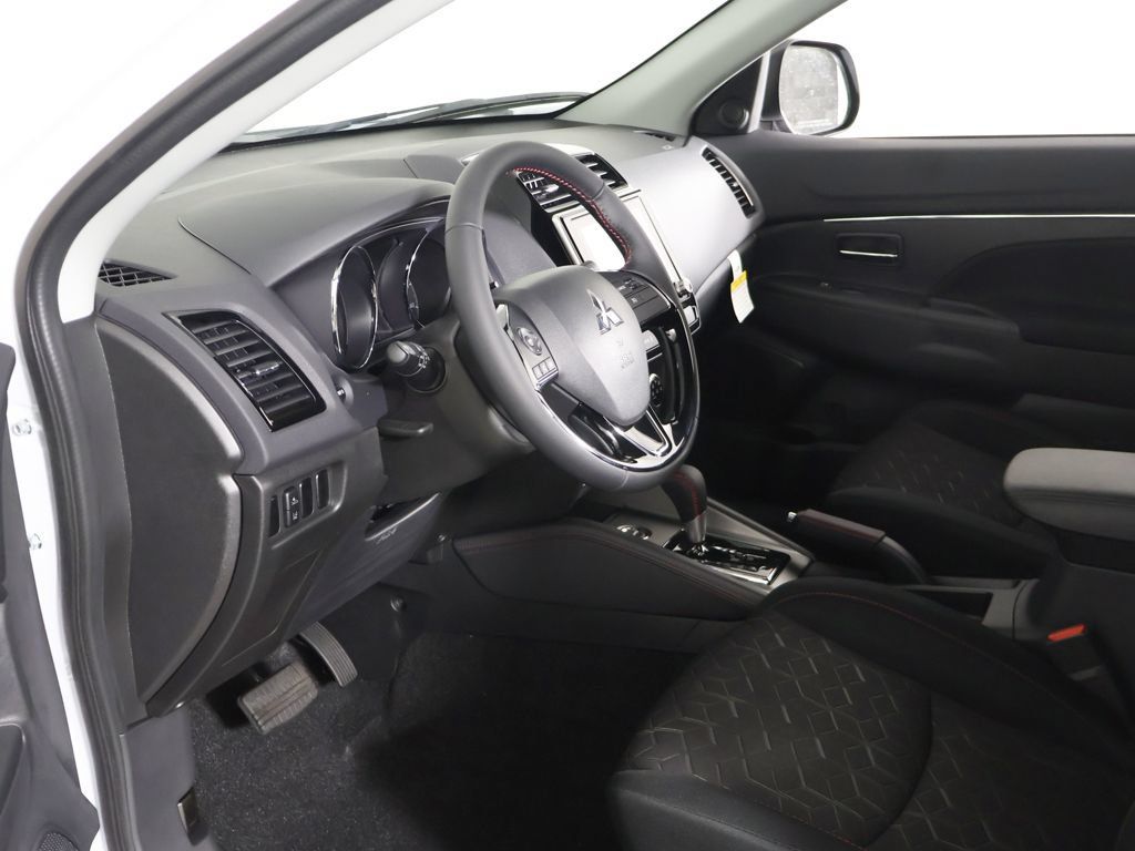 New 2027 Mitsubishi Outlander Sport LE AWD/4WD image 20
