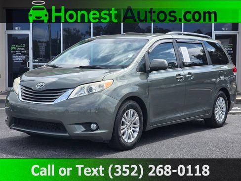 Used 2014 Toyota Sienna Limited image 1