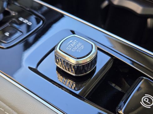 New 2026 Volvo XC90 B6 Ultra image 24