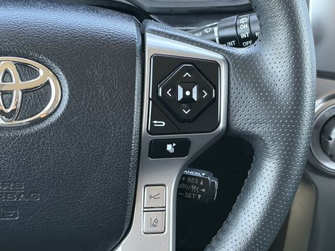 Certified 2022 Toyota 4Runner SR5 RWD image 19