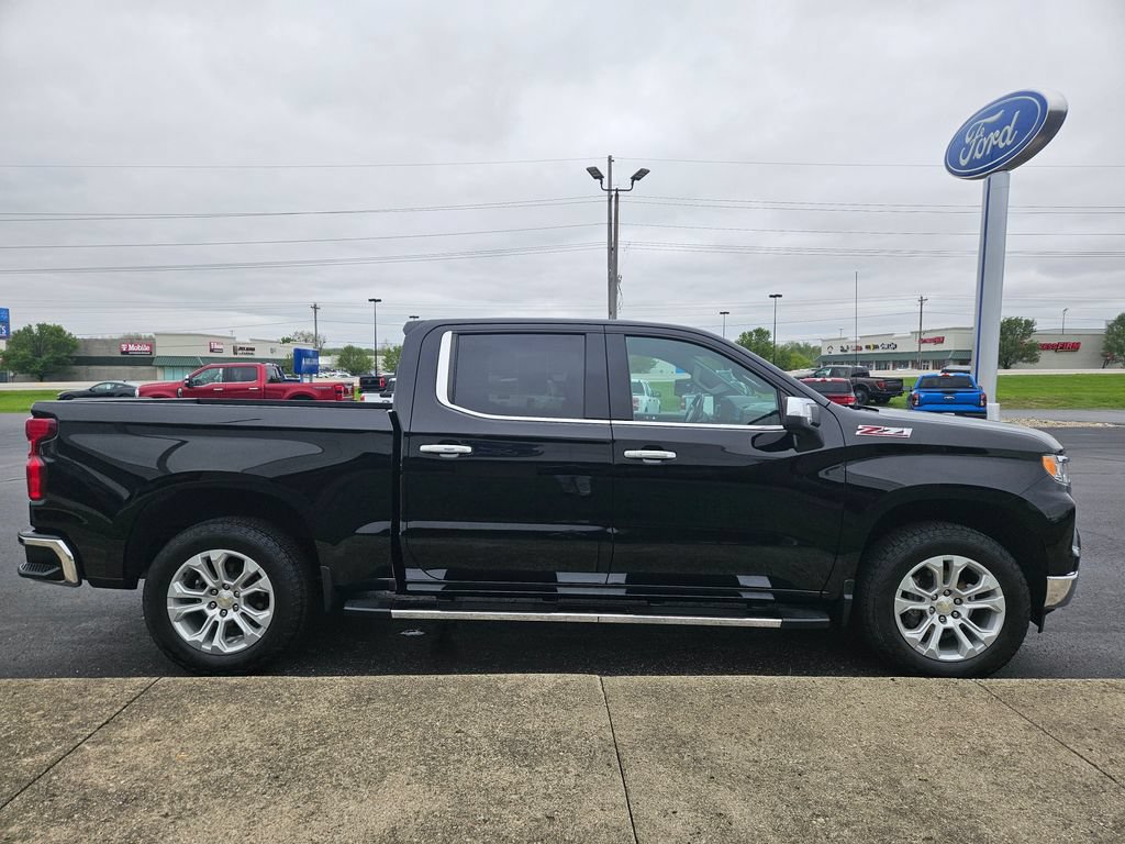 Used 2022 Chevrolet Silverado 1500 LTZ w/ Z71 Off-Road Package AWD/4WD image 5