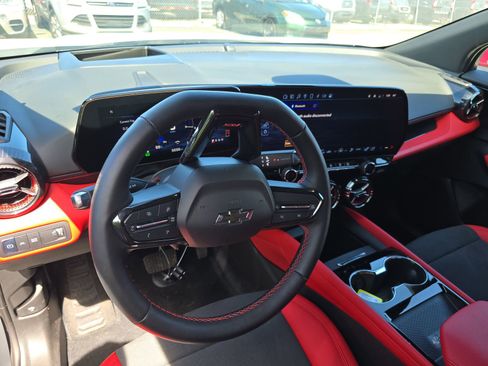 Used 2024 Chevrolet Blazer EV RS AWD/4WD image 3