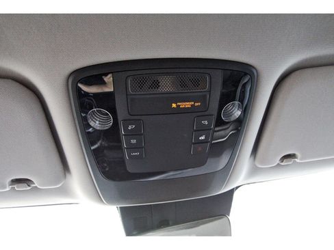 Used 2022 Kia Carnival EX FWD image 25