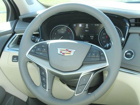 New 2026 Cadillac XT5 Premium Luxury image 6