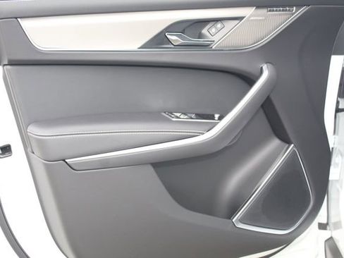 New 2026 Jaguar F-PACE R-Dynamic S image 21