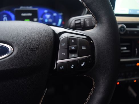 Used 2022 Ford Escape Titanium w/ Titanium Elite Package image 6