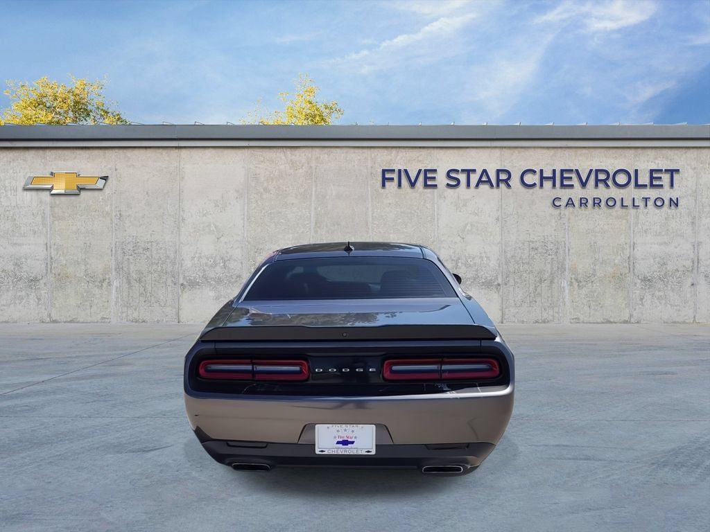 Used 2015 Dodge Challenger R/T Scat Pack w/ Leather Interior Group RWD image 7