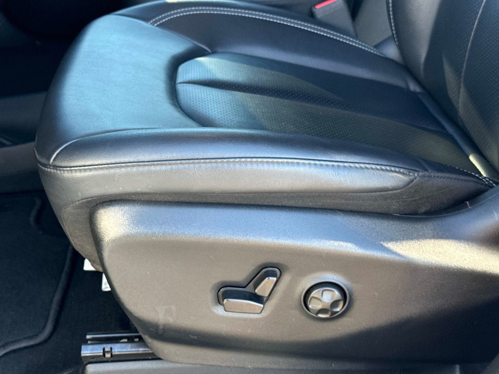 Used 2025 Chrysler Pacifica Select FWD image 20