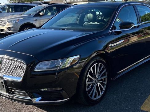 Used 2017 Lincoln Continental Select w/ Climate Package AWD/4WD image 2