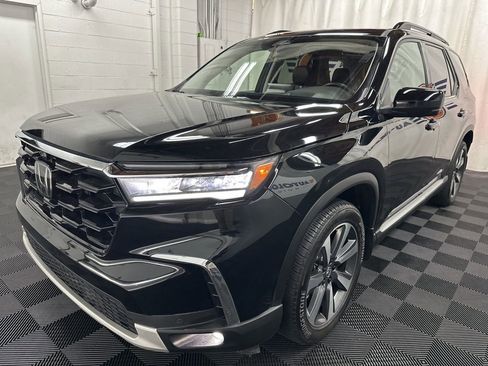 Used 2024 Honda Pilot Elite image 4