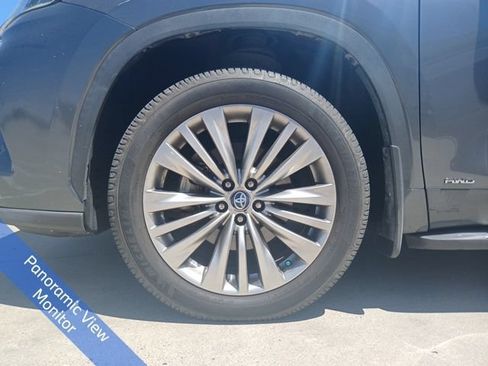 Used 2020 Toyota Highlander Platinum AWD/4WD image 5