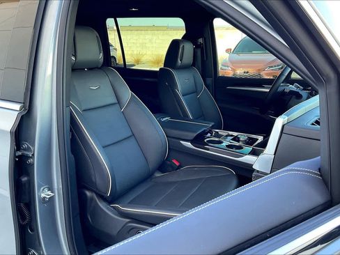 Used 2025 Cadillac Escalade ESV Premium Luxury w/ LPO, Floor Liner Package image 10