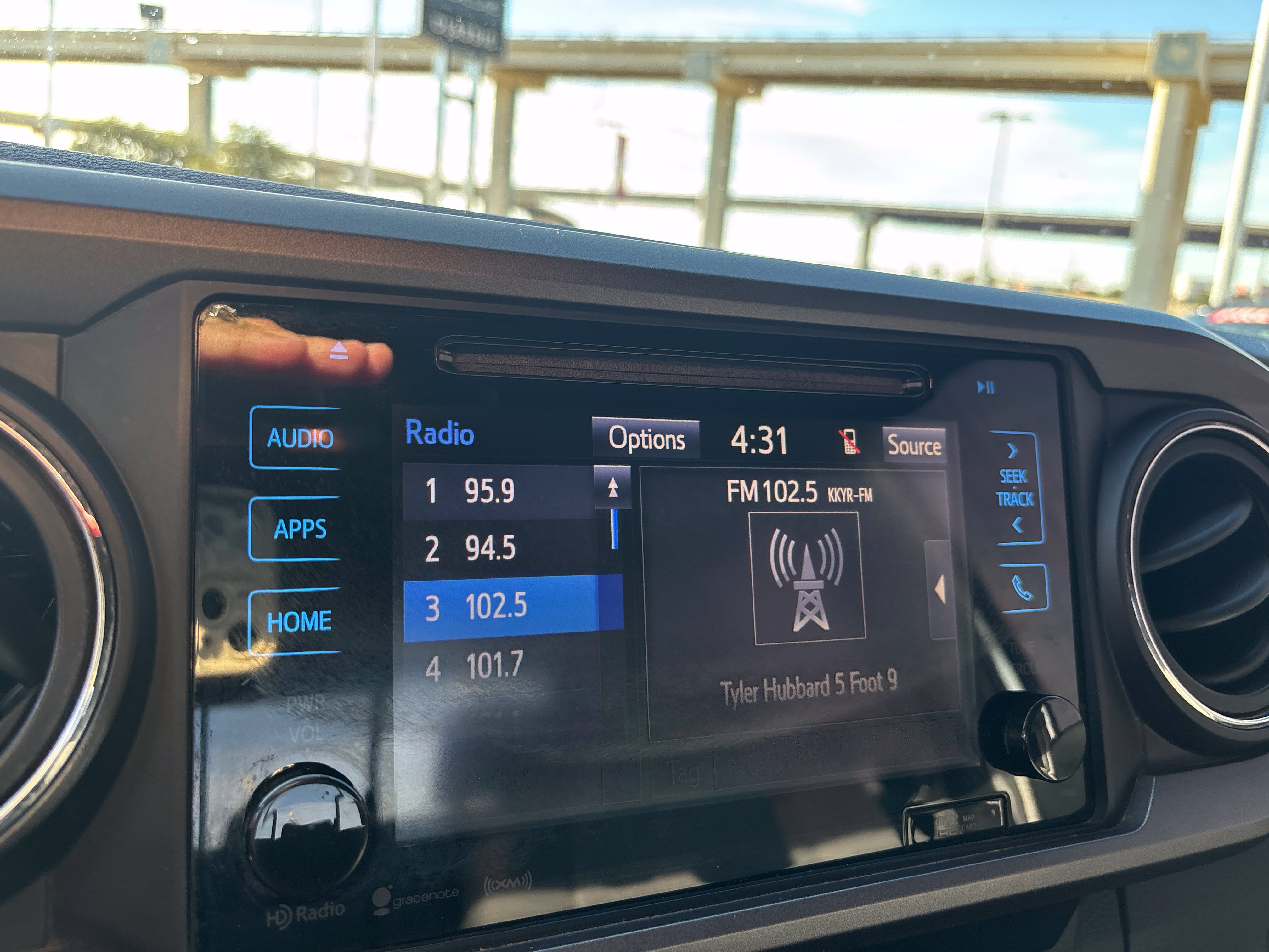 Used 2019 Toyota Tacoma TRD Off-Road w/ Technology Package AWD/4WD image 27