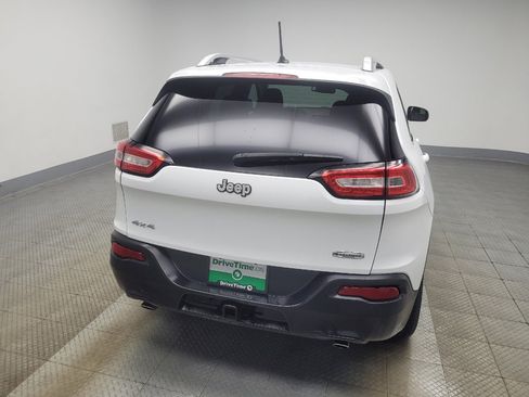 Used 2014 Jeep Cherokee Latitude w/ Cold Weather Group AWD/4WD image 7