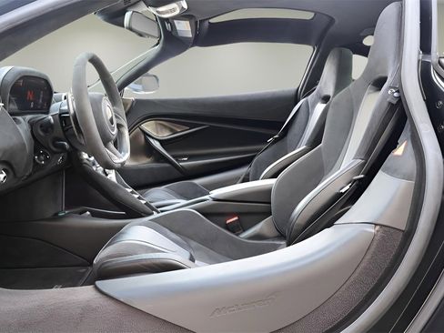 Used 2018 McLaren 720S Performance image 12