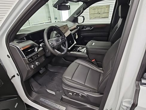New 2026 GMC Yukon XL Denali image 10