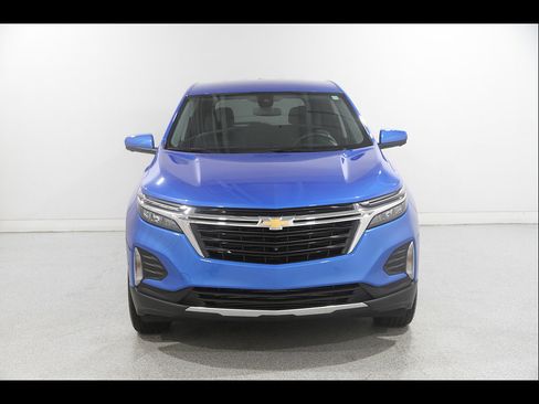 Used 2024 Chevrolet Equinox LT AWD/4WD image 2