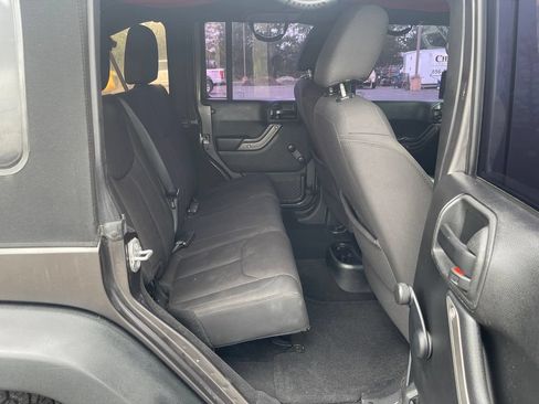 Used 2017 Jeep Wrangler Unlimited Sport w/ Connectivity Group AWD/4WD image 20