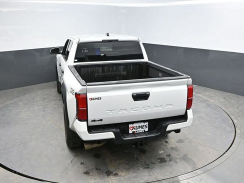 Used 2024 Toyota Tacoma TRD Off-Road image 41