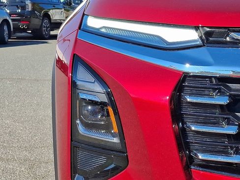 Used 2026 Chevrolet Equinox LT image 9