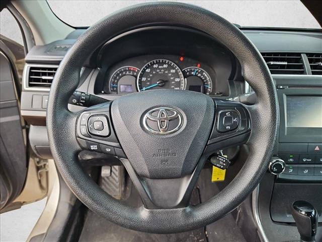 Used 2015 Toyota Camry LE FWD image 12