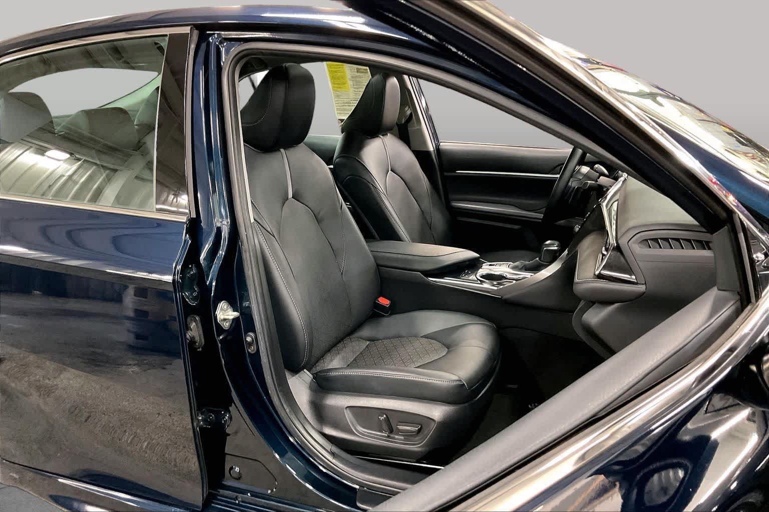 Used 2020 Toyota Camry XSE w/ Carpet Mat Package FWD image 9