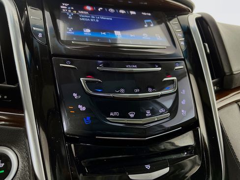 Used 2019 Cadillac Escalade ESV Luxury AWD/4WD image 17