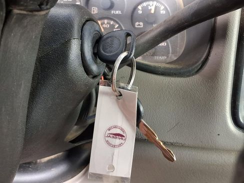 Used 2002 Chevrolet Silverado 1500 LT image 15